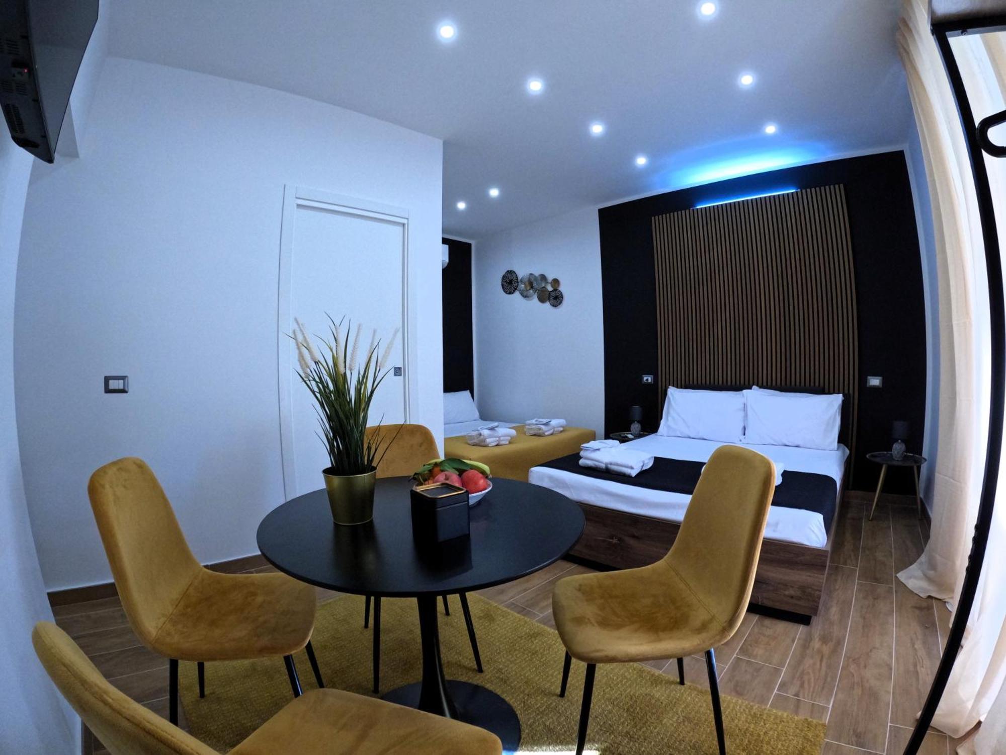 Blackwoody Contemporary Rooms - Napoli Centro Storico Bagian luar foto