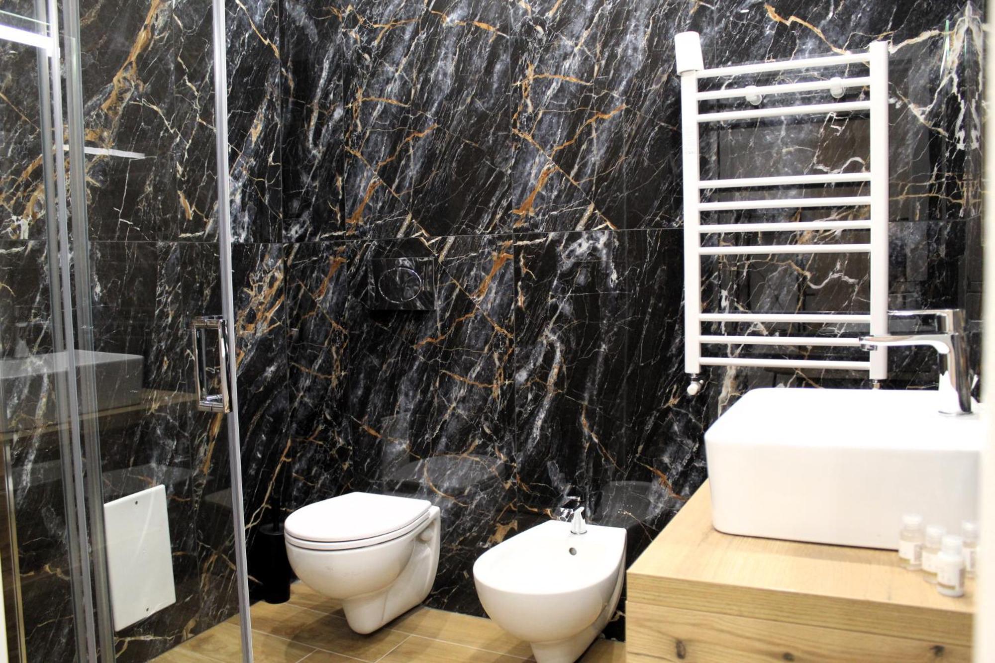 Blackwoody Contemporary Rooms - Napoli Centro Storico Bagian luar foto