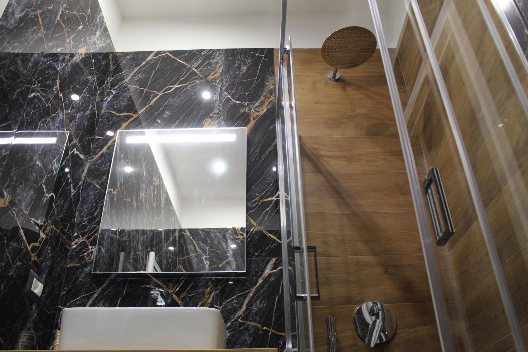 Blackwoody Contemporary Rooms - Napoli Centro Storico Bagian luar foto
