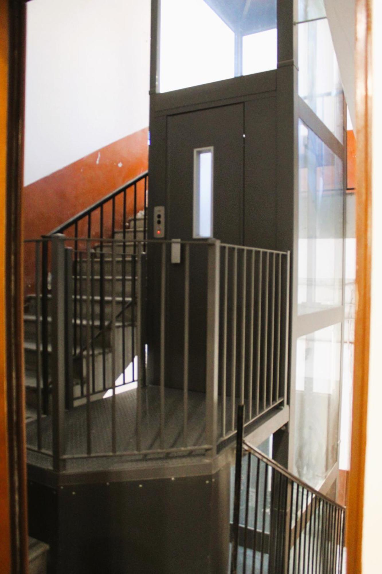 Blackwoody Contemporary Rooms - Napoli Centro Storico Bagian luar foto